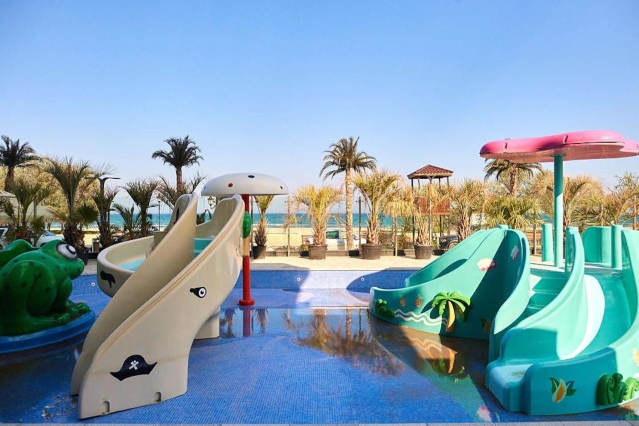 Baby Sea View And Pools Apartment- Mamaia Beach Resort Năvodari Exterior foto