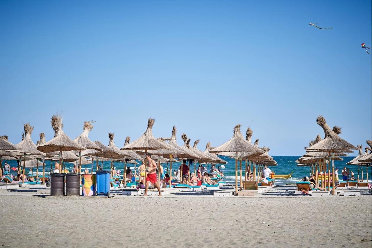 Baby Sea View And Pools Apartment- Mamaia Beach Resort Năvodari Exterior foto