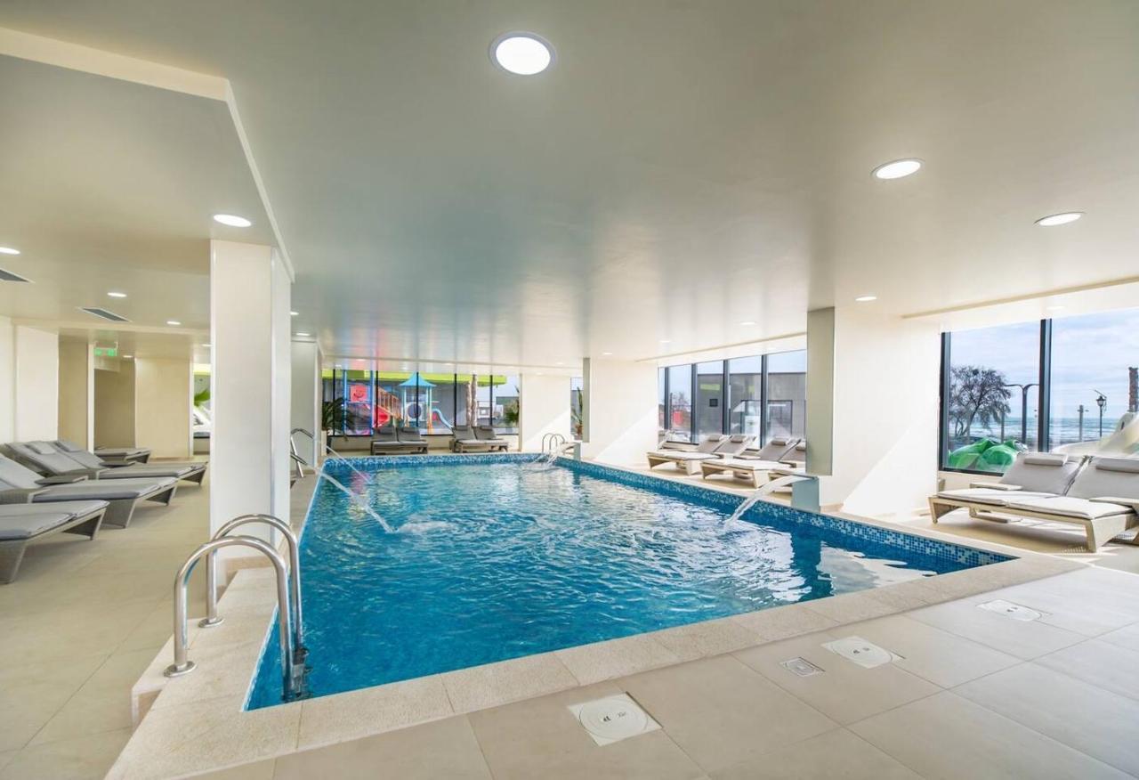 Baby Sea View And Pools Apartment- Mamaia Beach Resort Năvodari Exterior foto