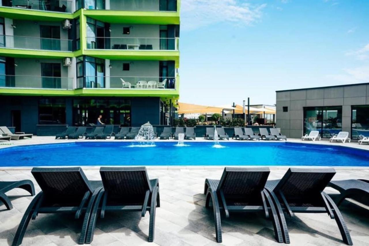 Baby Sea View And Pools Apartment- Mamaia Beach Resort Năvodari Exterior foto