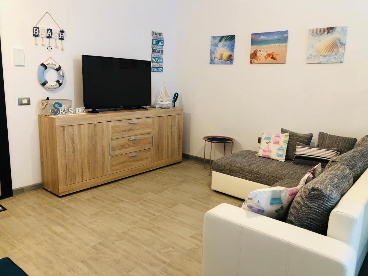Baby Sea View And Pools Apartment- Mamaia Beach Resort Năvodari Exterior foto